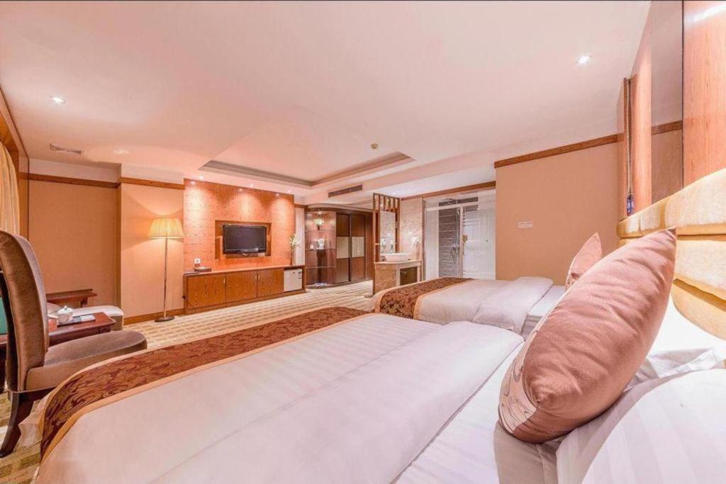 Airport Liwan Hotel Гуанчжоу Екстер'єр фото