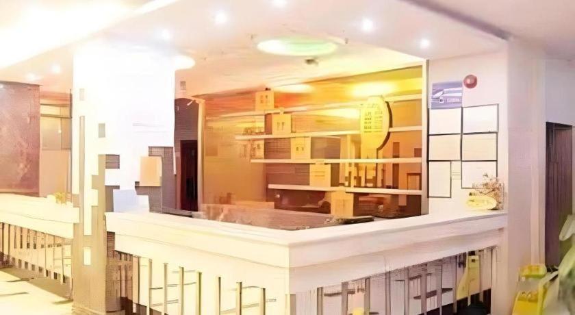 Airport Liwan Hotel Гуанчжоу Екстер'єр фото